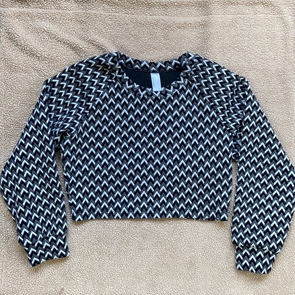 Long sleeve American apparel jacquard crop top m🎁24 hour price drop! - Picture 2 of 7